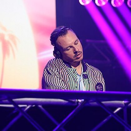 Purple_Disco_Machine_(8)_New_Pop_Festival_2025_Kurhaus_Baden-Baden_TR254547_2025-09-18_yj